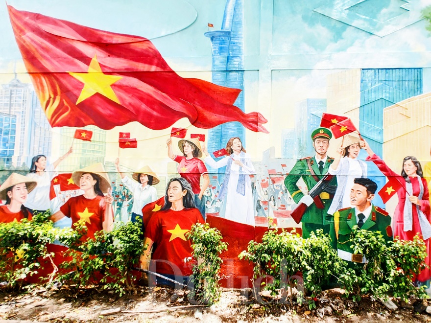Bức tranh đại cảnh tô vẽ những gam màu lịch sử hào hùng của dân tộc - 7