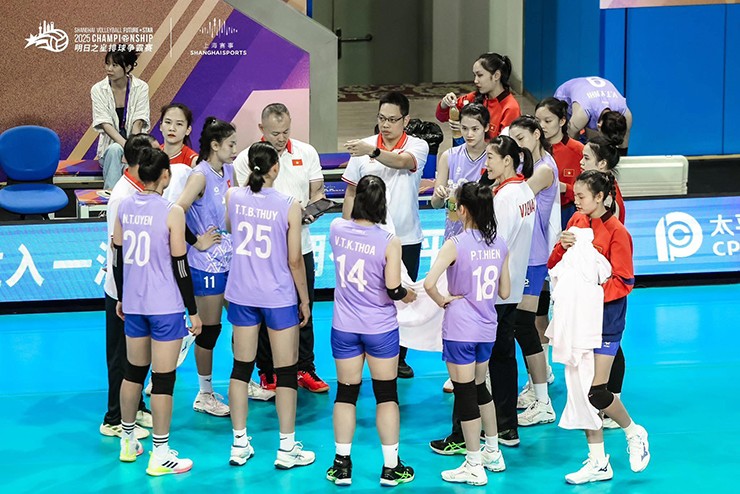 Bóng chuyền nữ VN kịch chiến 5 set với đối thủ mạnh, Thanh Thúy tái ngộ đội bóng cũ - 2