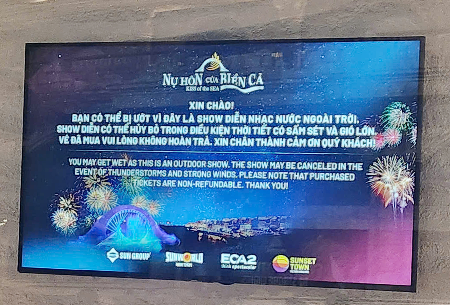 Du khách mãn nhãn với pháo hoa và show diễn Kiss of The Sea - 11