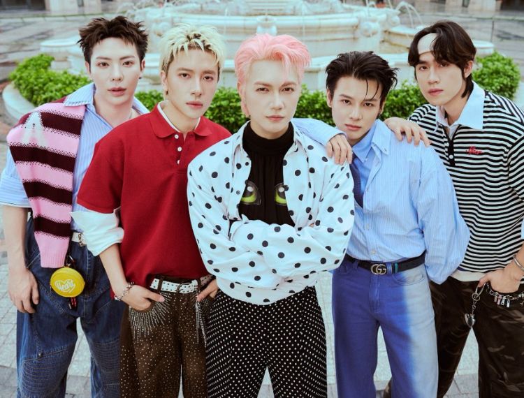 JSOL tung MV Dán mắt, dàn “anh trai - em xinh“ đổ bộ họp báo