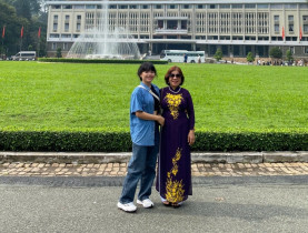  - Ngắm thành phố từ tầm cao bình yên cùng mẹ