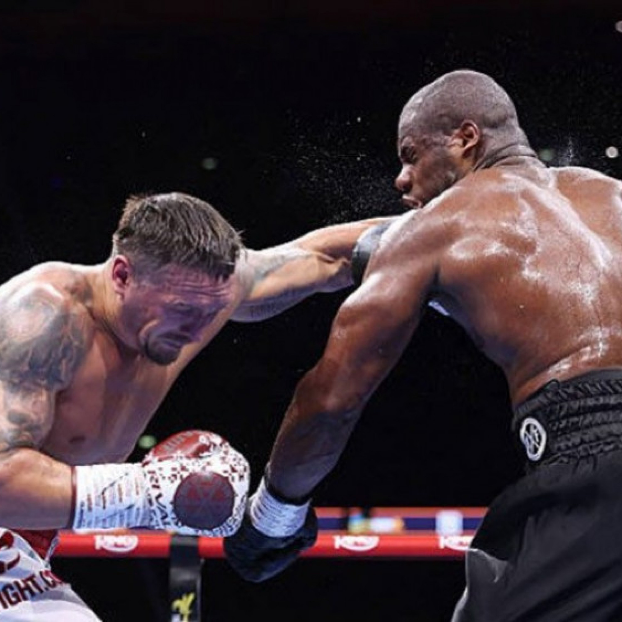  - Đỉnh cao boxing Usyk - Dubois tranh 4 đai vô địch, choáng váng đoạn kết hiệp 5