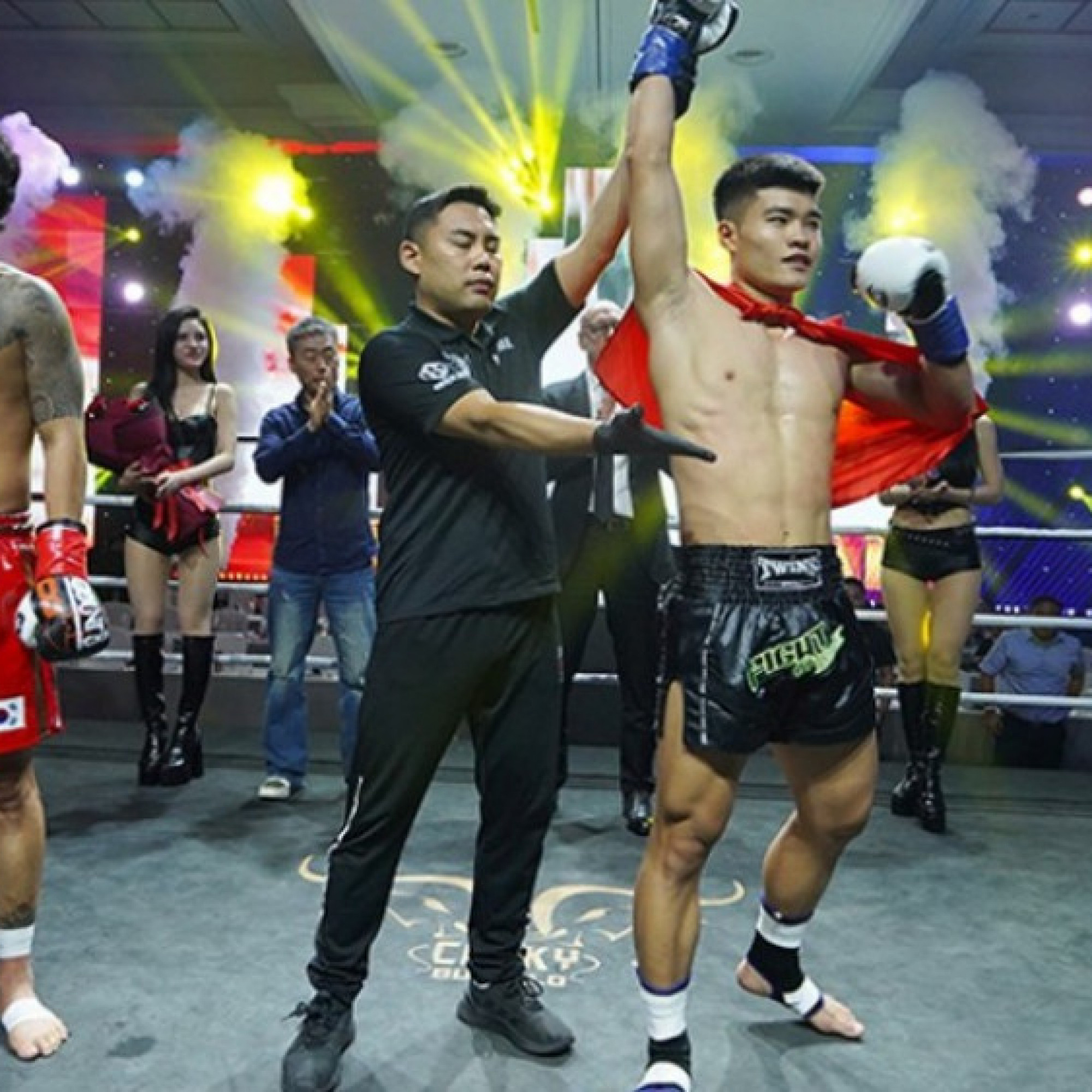  - Võ sĩ bất bại Kiều Duy Quân thắng knock-out cao thủ Hàn Quốc chỉ sau 1 phút