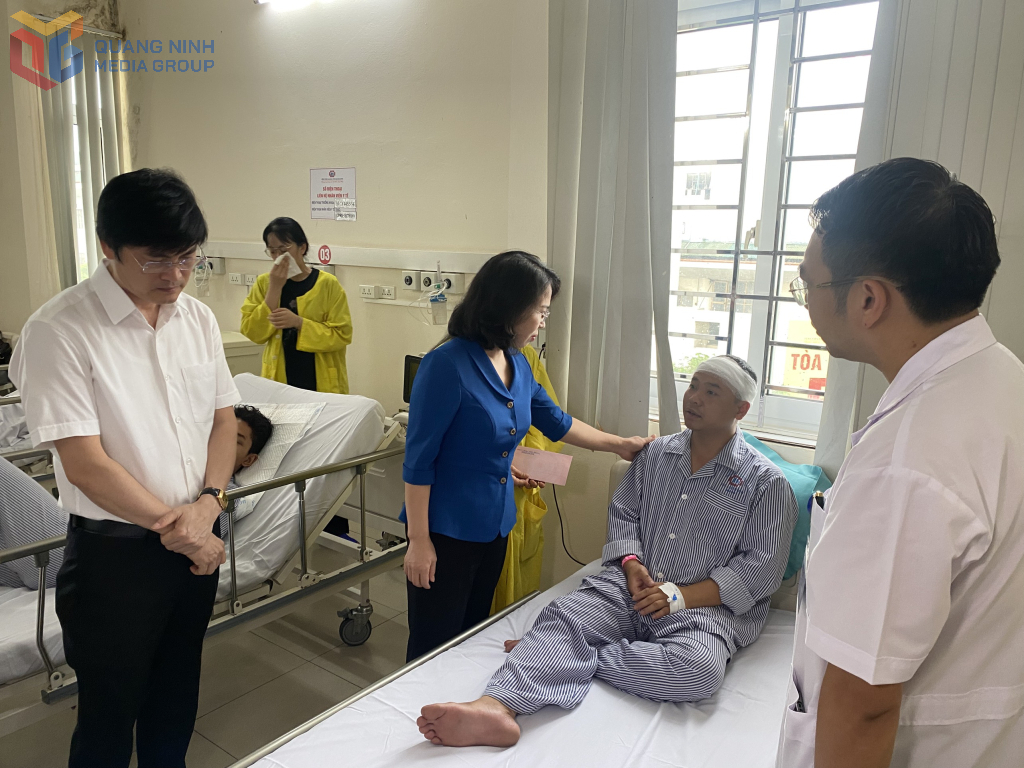 Vụ đắm tàu trên Vịnh Hạ Long: Tìm thấy 45 người, 35 nạn nhân đã tử vong - 1