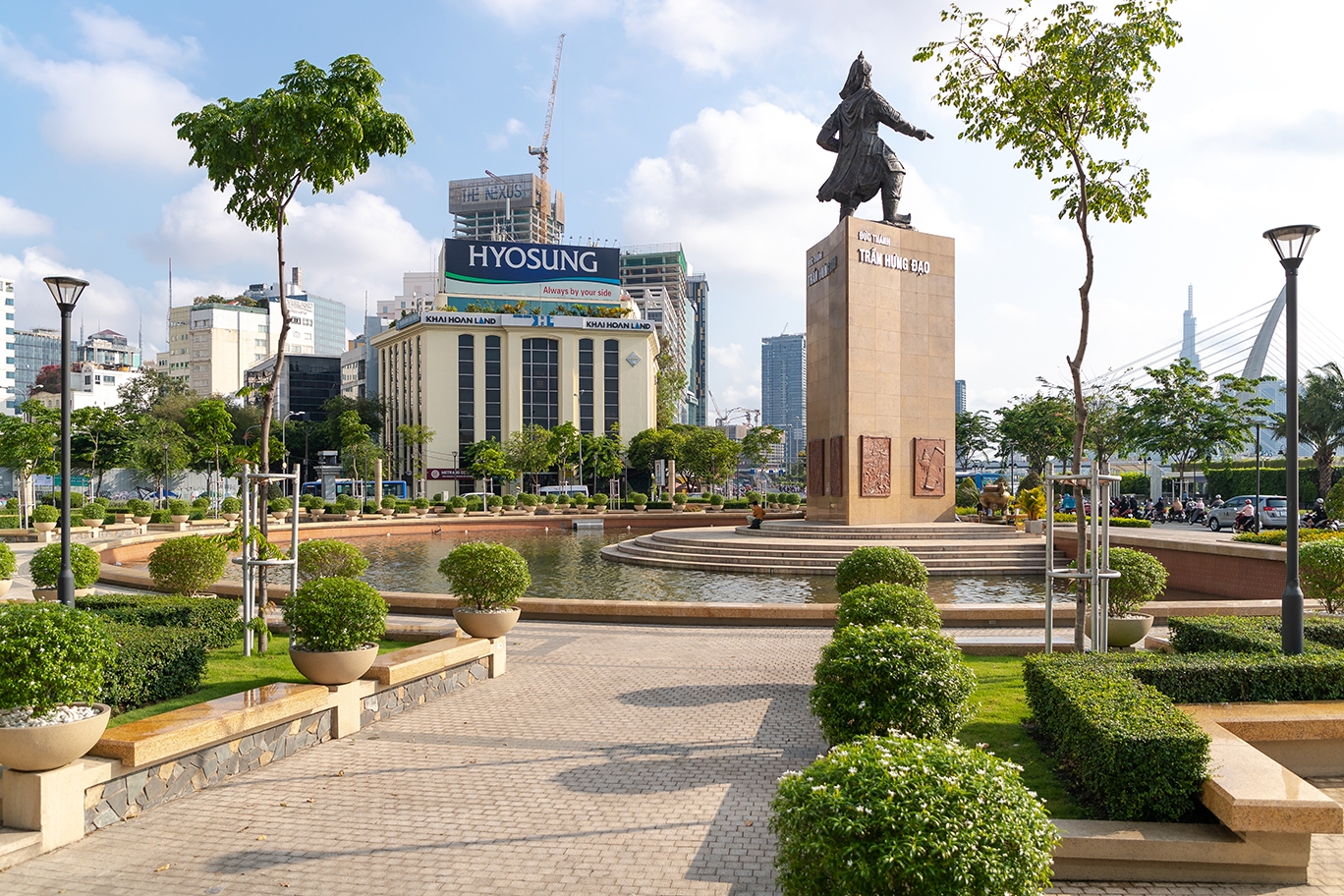 Thành phố dưới cánh chim - 2