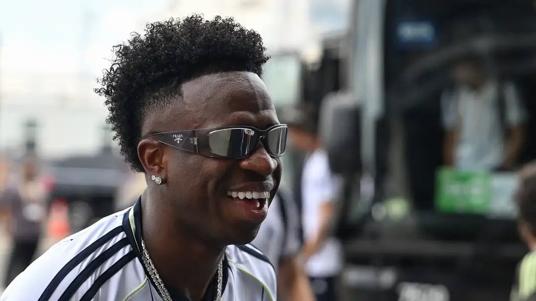 Vinicius tiến thoái lưỡng nan: Real Madrid dứt khoát không tăng lương, Saudi Arabia rút đề nghị - 2