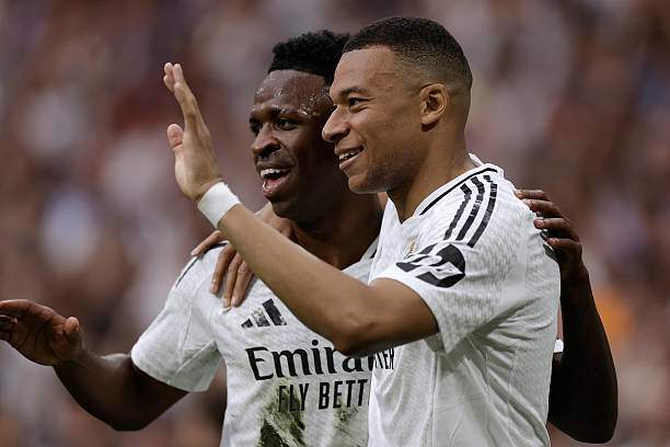Vinicius tiến thoái lưỡng nan: Real Madrid dứt khoát không tăng lương, Saudi Arabia rút đề nghị - 1