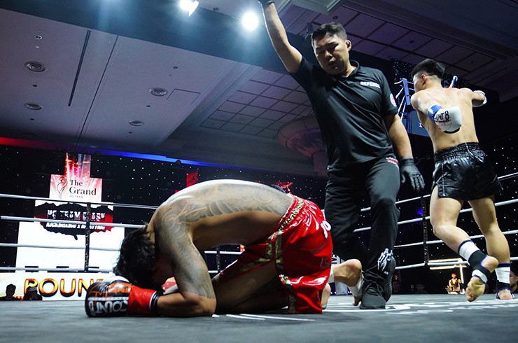Võ sĩ bất bại Kiều Duy Quân thắng knock-out cao thủ Hàn Quốc chỉ sau 1 phút - 2