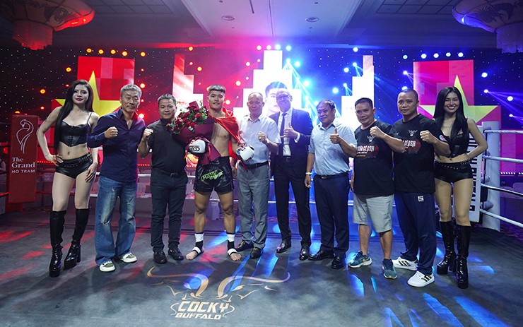 Võ sĩ bất bại Kiều Duy Quân thắng knock-out cao thủ Hàn Quốc chỉ sau 1 phút - 5