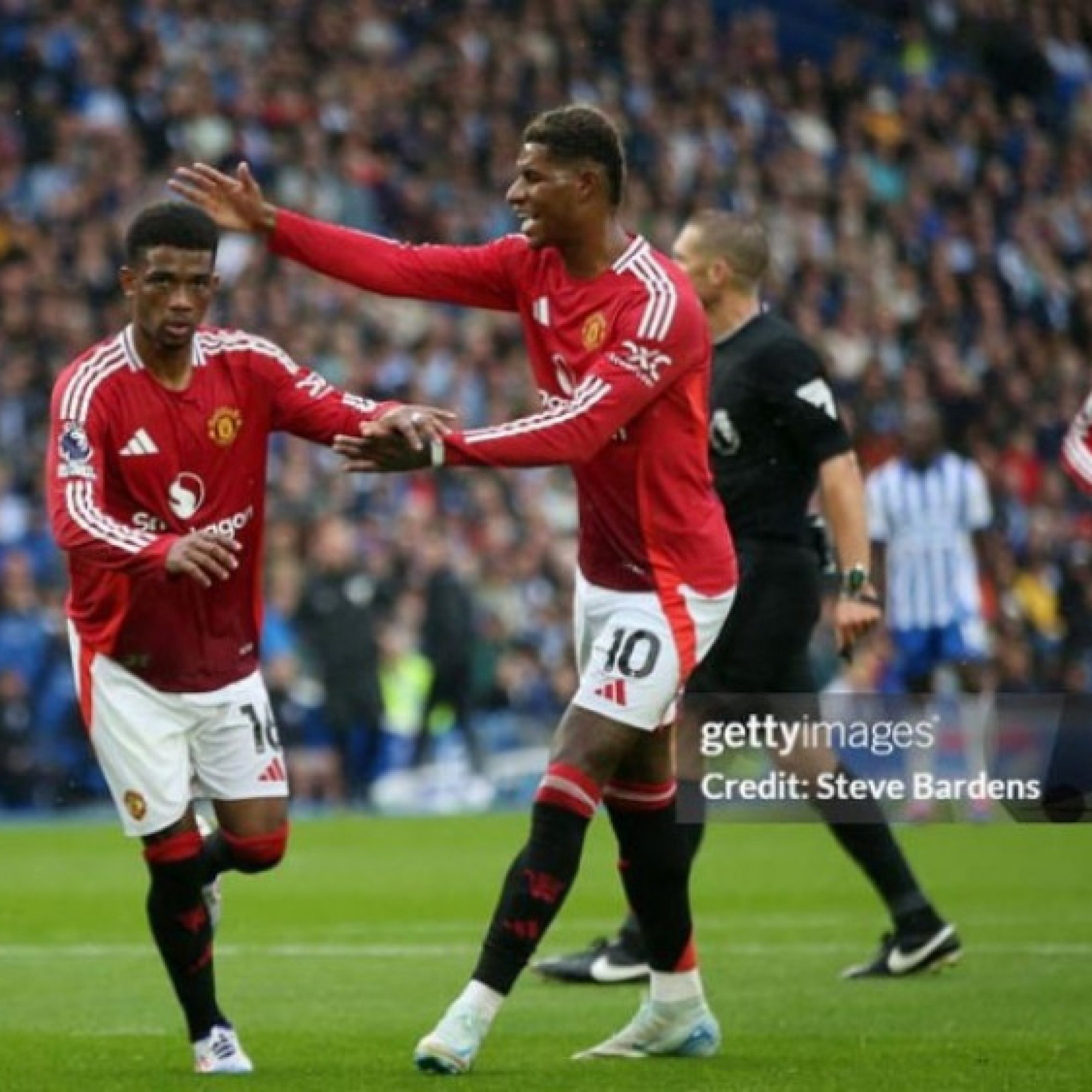  - Tin mới nhất bóng đá sáng 21/7: Amad Diallo gửi lời chúc trong ngày Rashford rời MU