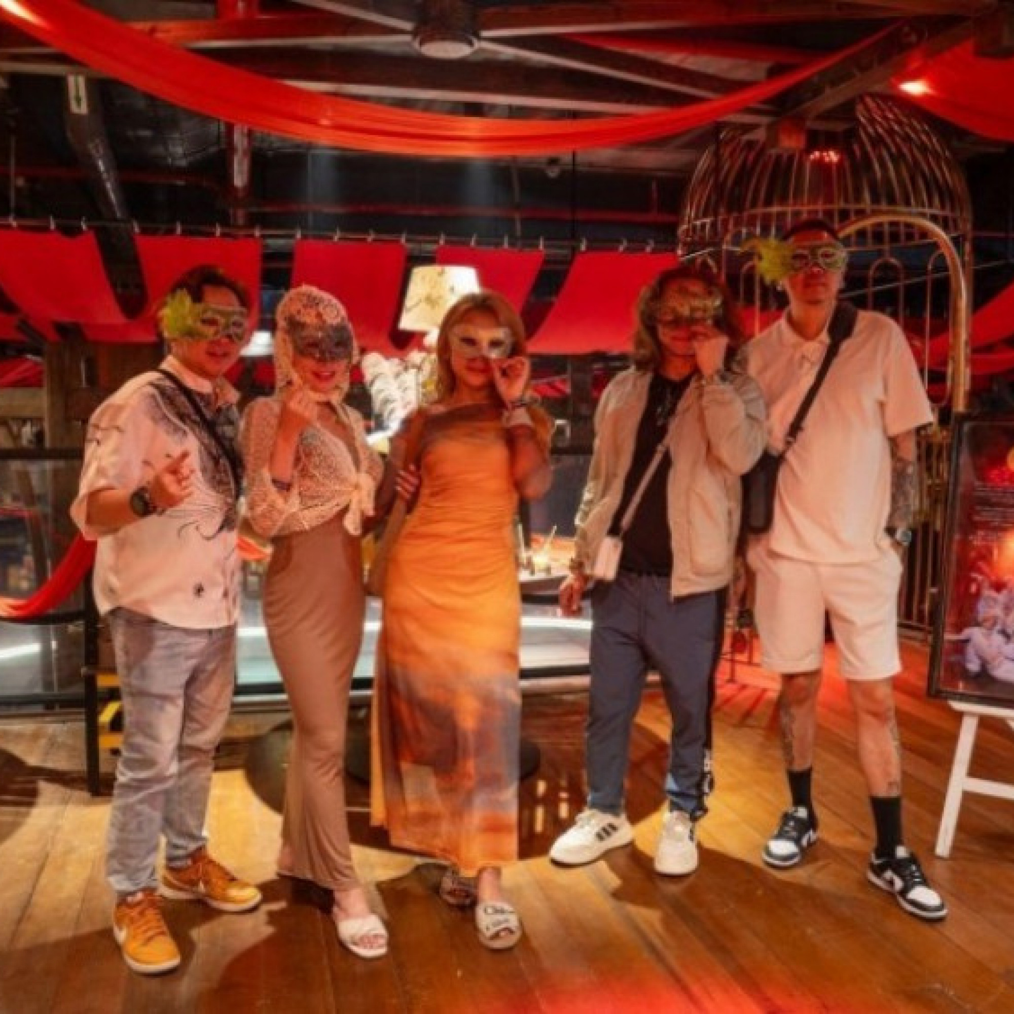  - Bà Nà ra mắt combo ẩm thực kèm vé show “After Glow”
