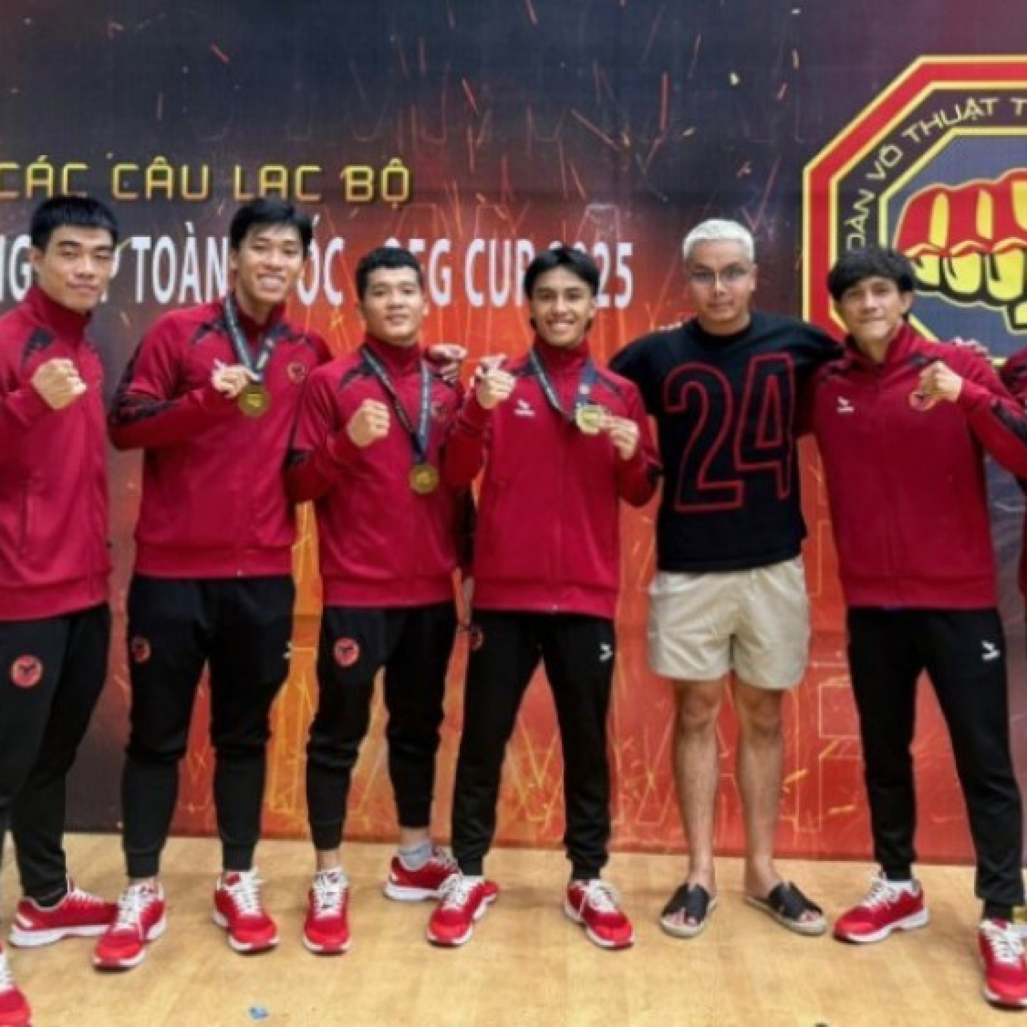  - "Độc cô cầu bại" Duy Nhất giúp học trò giành 3 HCV, Thái Nguyên chạm đỉnh MMA Việt