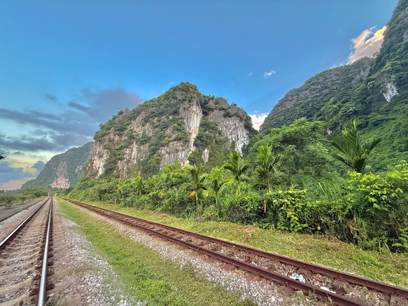 le son - lang que hoi tu tiem nang du lich giua long truong son - 8