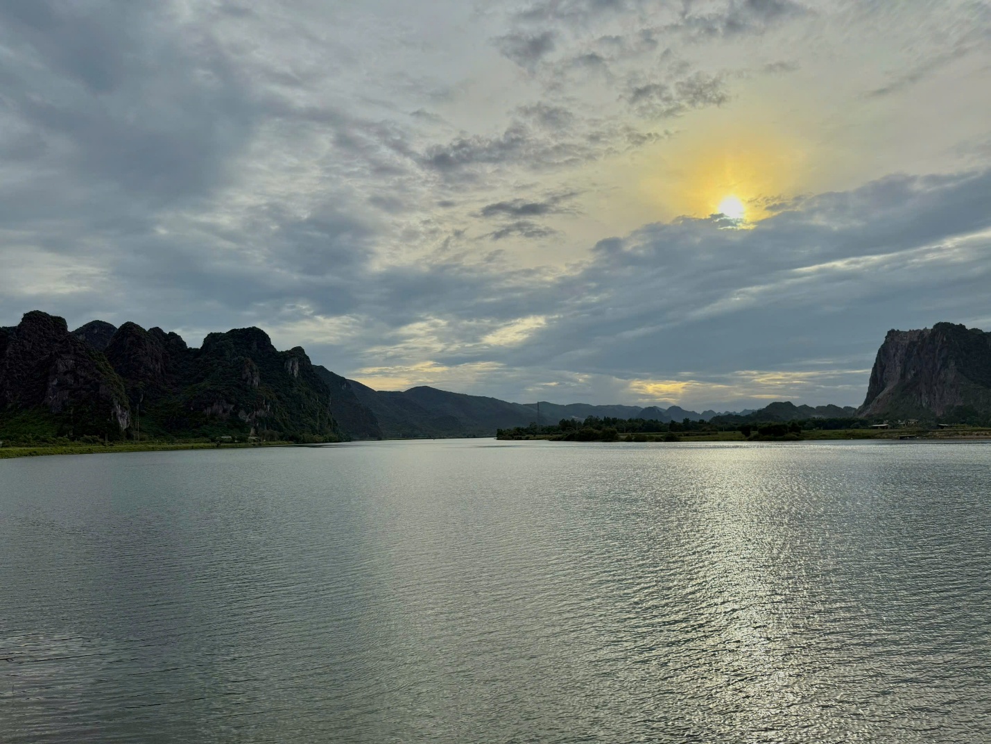 le son - lang que hoi tu tiem nang du lich giua long truong son - 11