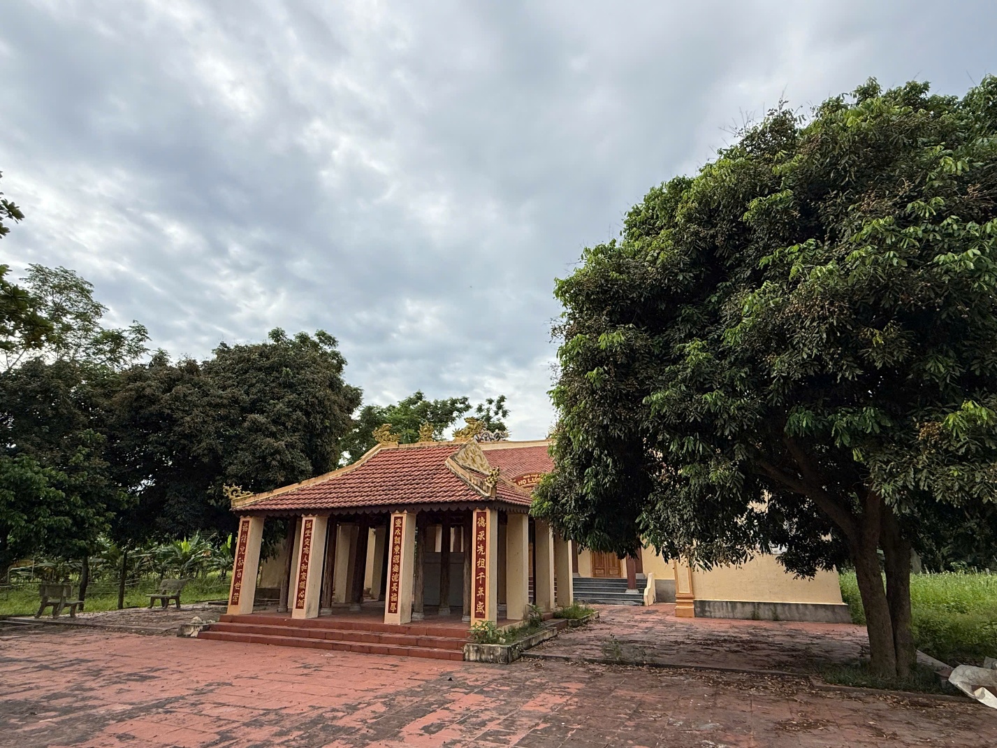 le son - lang que hoi tu tiem nang du lich giua long truong son - 15