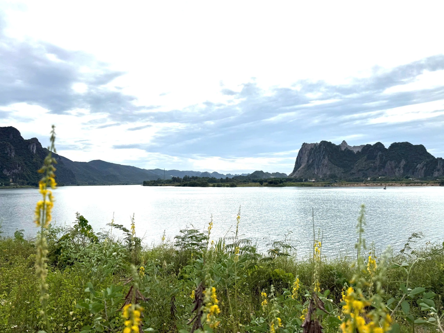 le son - lang que hoi tu tiem nang du lich giua long truong son - 21