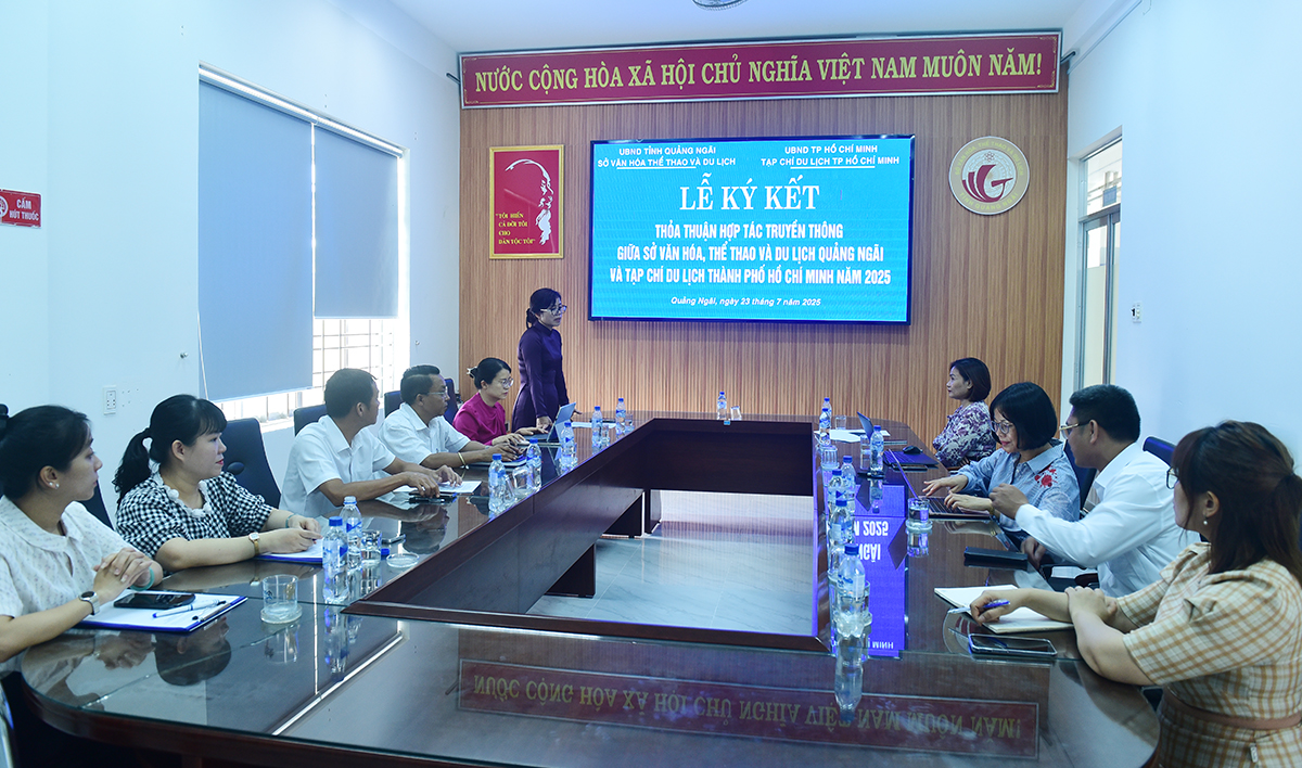 tap chi du lich tp.hcm ky ket hop tac voi so vh, tt va dl quang ngai - 1