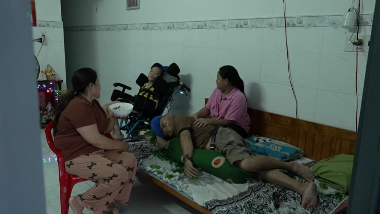 Đại Nghĩa, Ma Ran Đô và Nguyễn Duyên Quỳnh nhói lòng trước cảnh em nhỏ vừa học vừa gồng gánh gia đình vì cha mẹ bệnh nặng - 5