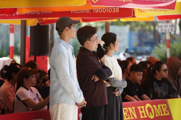 Đại Nghĩa, Ma Ran Đô và Nguyễn Duyên Quỳnh nhói lòng trước cảnh em nhỏ vừa học vừa gồng gánh gia đình vì cha mẹ bệnh nặng - 10