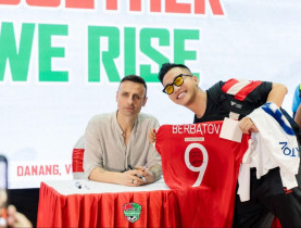  - Dimitar Berbatov tái ngộ fan Việt tại sự kiện “Together We Rise”