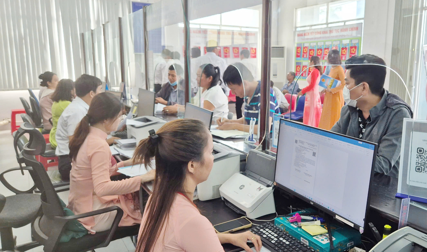 Phường Phú Lợi, TP Cần Thơ mỗi ngày tăng thêm 120 phút giải quyết thủ tục hành chính - 1