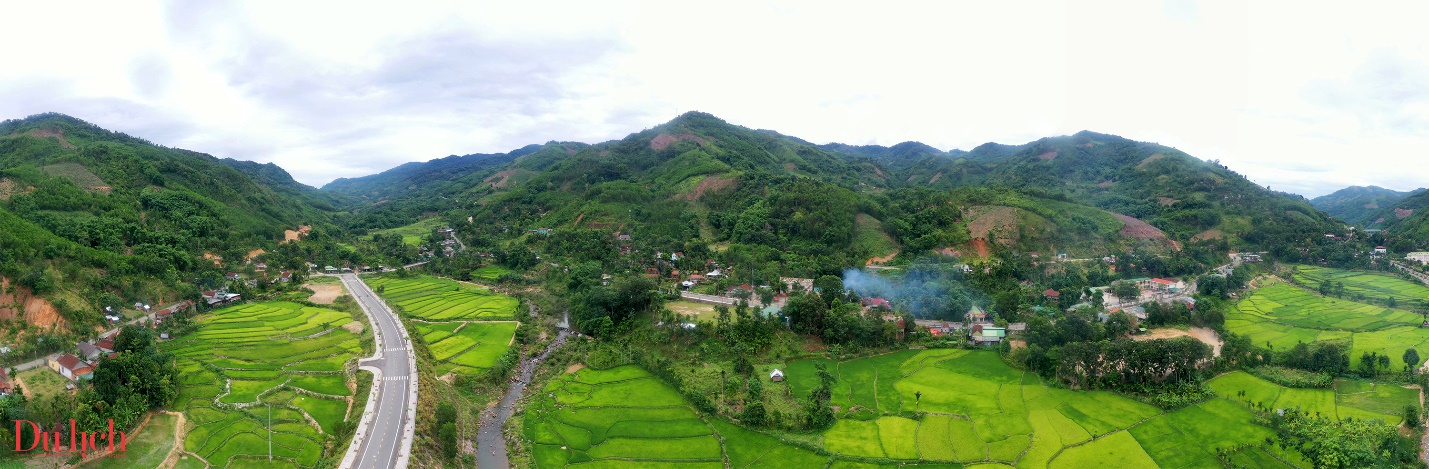 tap chi du lich tp.hcm trao tang qua cho nguoi ngheo quang ngai - 1