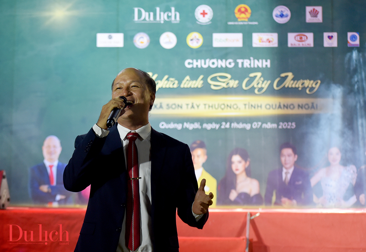 tap chi du lich tp.hcm trao tang qua cho nguoi ngheo quang ngai - 21