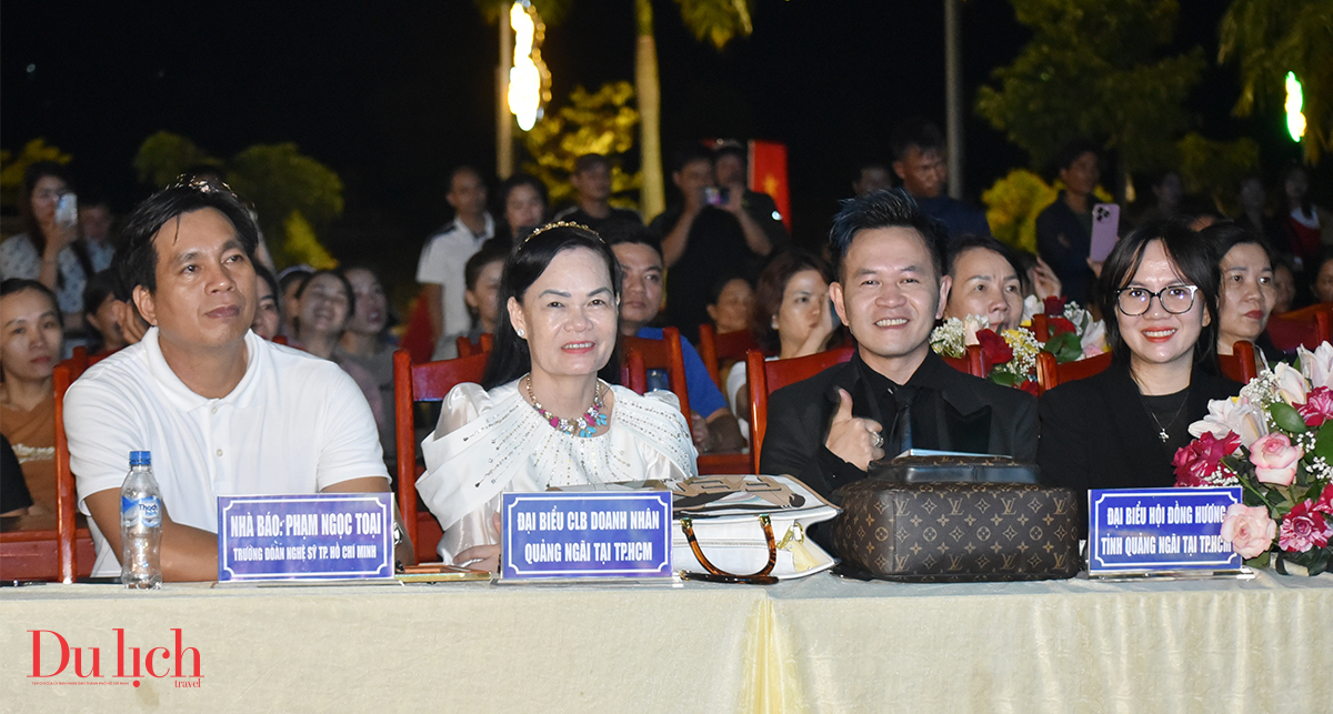 tap chi du lich tp.hcm trao tang qua cho nguoi ngheo quang ngai - 14