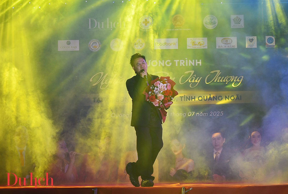 tap chi du lich tp.hcm trao tang qua cho nguoi ngheo quang ngai - 22