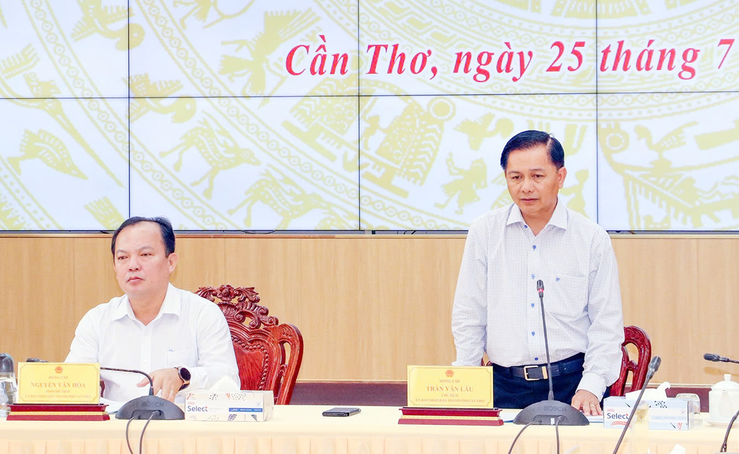 Chủ tịch thành phố Cần Thơ họp tháo gỡ khó khăn với 103 xã phường - 1