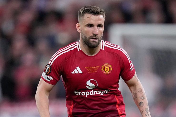 Luke Shaw lo sự nghiệp tàn lụi ở MU: Tìm đường sang Ả Rập, chờ tái hợp Ronaldo - 1