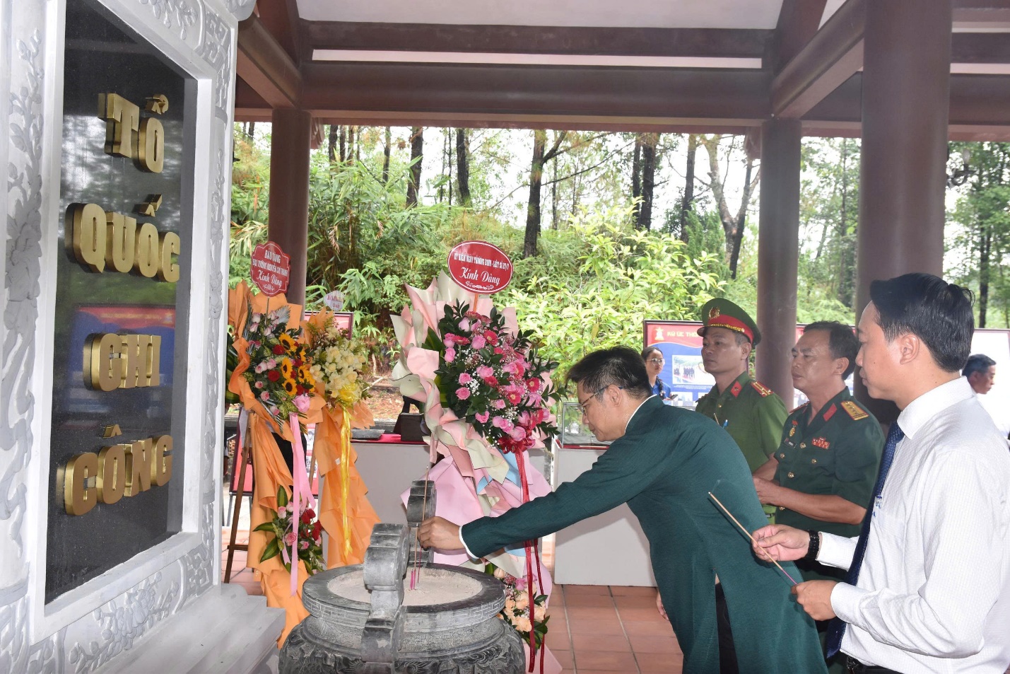 Xem nhiều hình ảnh, tư liệu giá trị ở triển lãm ‘Ký ức thời hoa lửa’ - 1