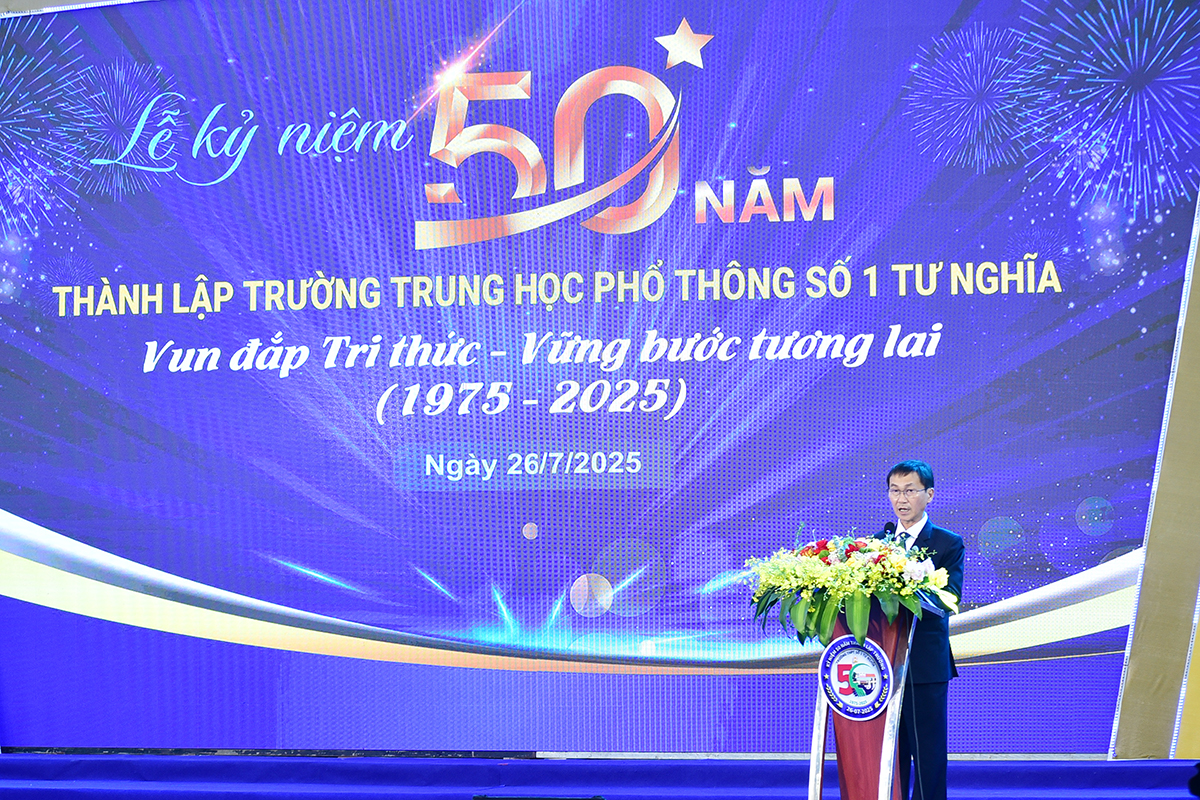ky niem 50 nam thanh lap truong thpt so 1 tu nghia: vun dap tri thuc - vung buoc tuong lai - 7