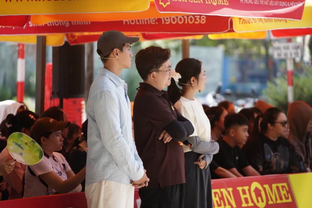Nỗi lo bơ vơ, sợ bà mất của cô bé 13 tuổi chưa từng cảm nhận được tình cảm cha mẹ khiến nhiều người quặn lòng - 5