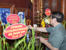  - Thủ tướng Phạm Minh Chính dâng hương tưởng niệm Đại tướng Nguyễn Chí Thanh