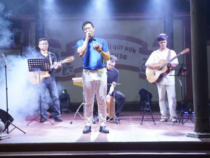  - Lắng đọng trong đêm nhạc cộng đồng ‘Linh thiêng Việt Nam’