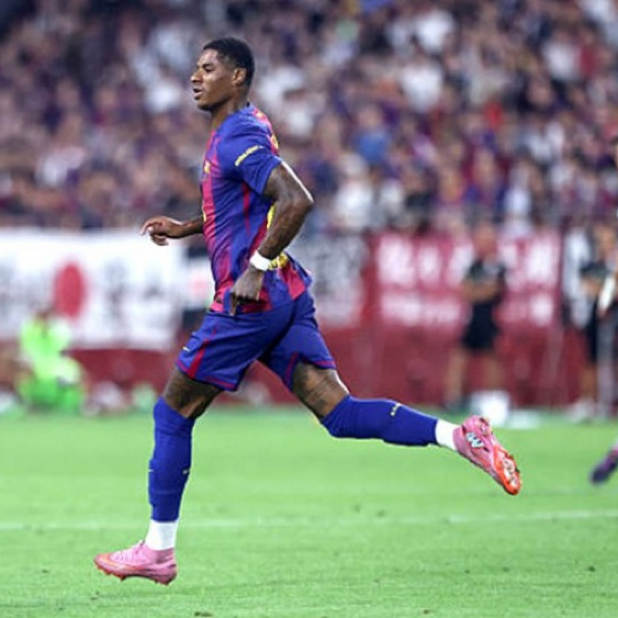  - Rashford ra mắt Barcelona: Vào sân "châm ngòi" bàn thắng rồi... rời sân