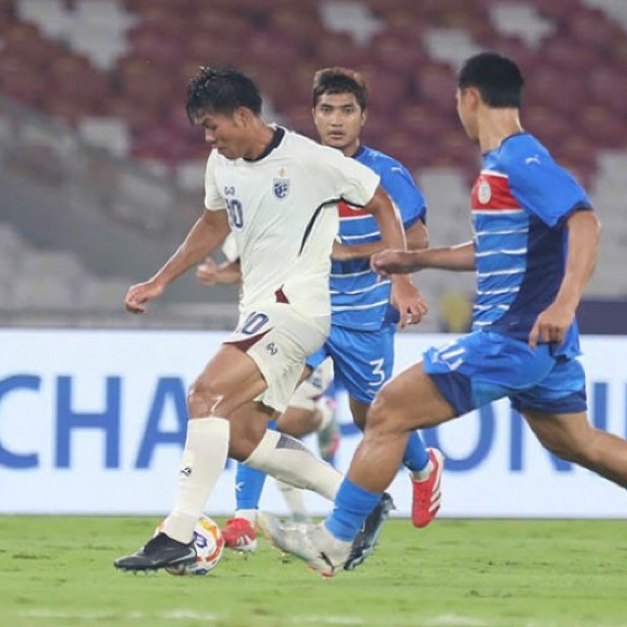  - Video bóng đá U23 Philippines - U23 Thái Lan: Rượt đuổi hiệp 2, "Voi chiến" may mắn (U23 Đông Nam Á)