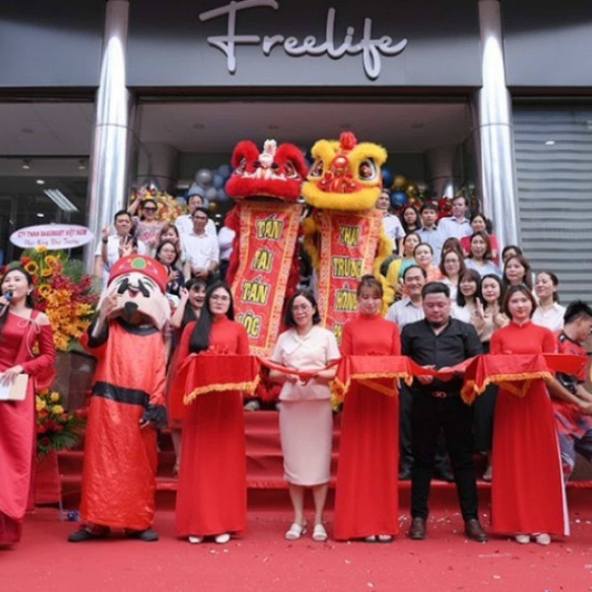  - Tưng bừng khai trương Showroom Freelife,  Việt Á Châu vươn tầm thương hiệu Việt