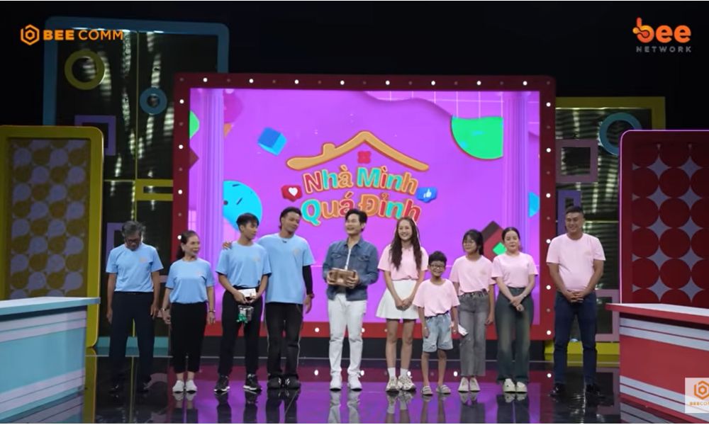 Nhà Mình Quá Đỉnh: Bé Bảo Ngọc “gây sốt” khi tặng lượt quay cho đối thủ, Hoàng Phi vỡ òa vì chiến thắng phút chót - 4