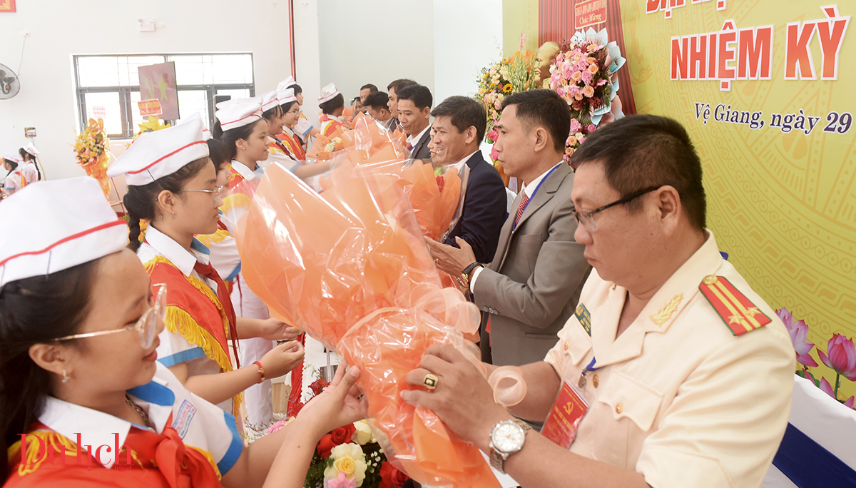 ve giang khat vong phat trien du lich gan voi lang nghe truyen thong - 10