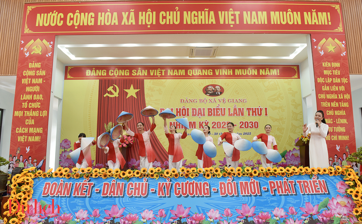 ve giang khat vong phat trien du lich gan voi lang nghe truyen thong - 16