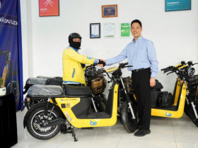  - Selex Motors và AIZEN Việt Nam "bắt tay" tài trợ 2.000 xe máy điện cho tài xế công nghệ