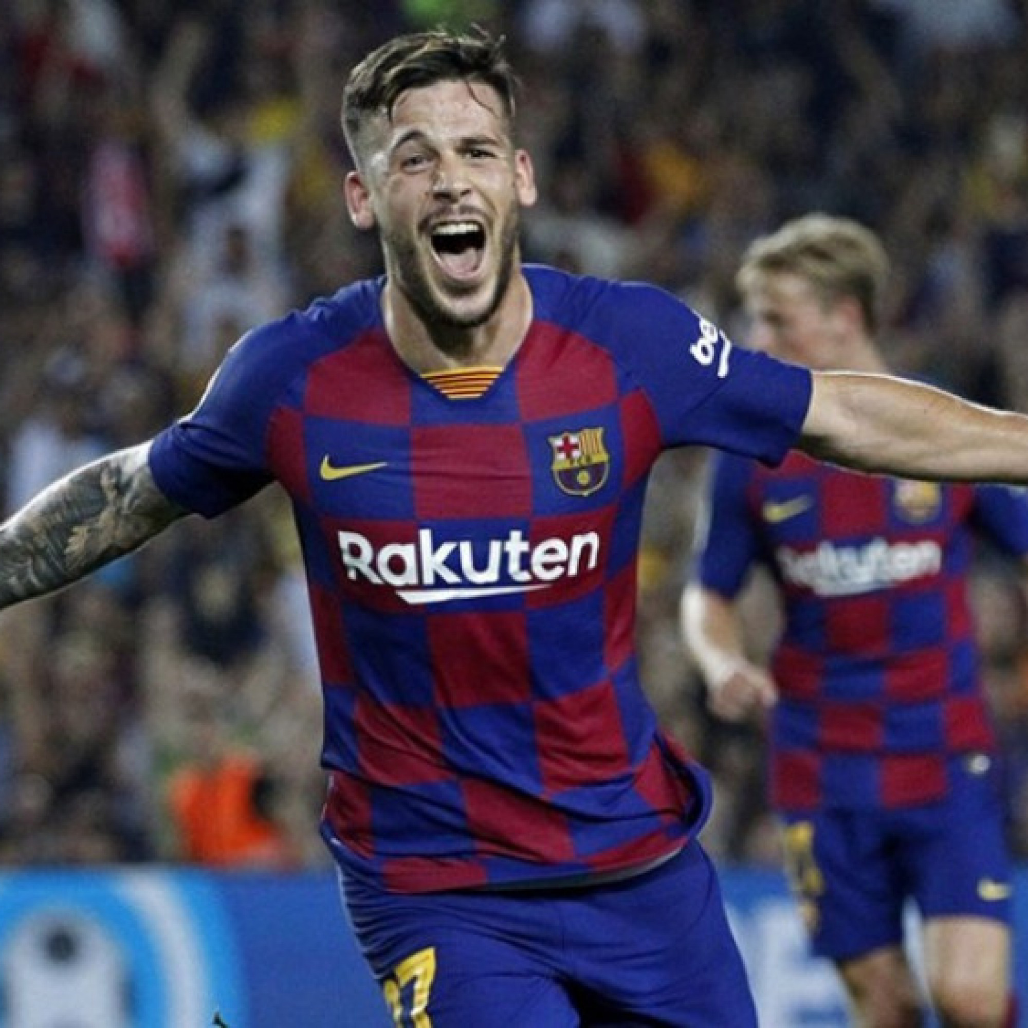  - Sốc cựu sao Barcelona nhập viện vì bị chó cắn vào "chỗ hiểm"