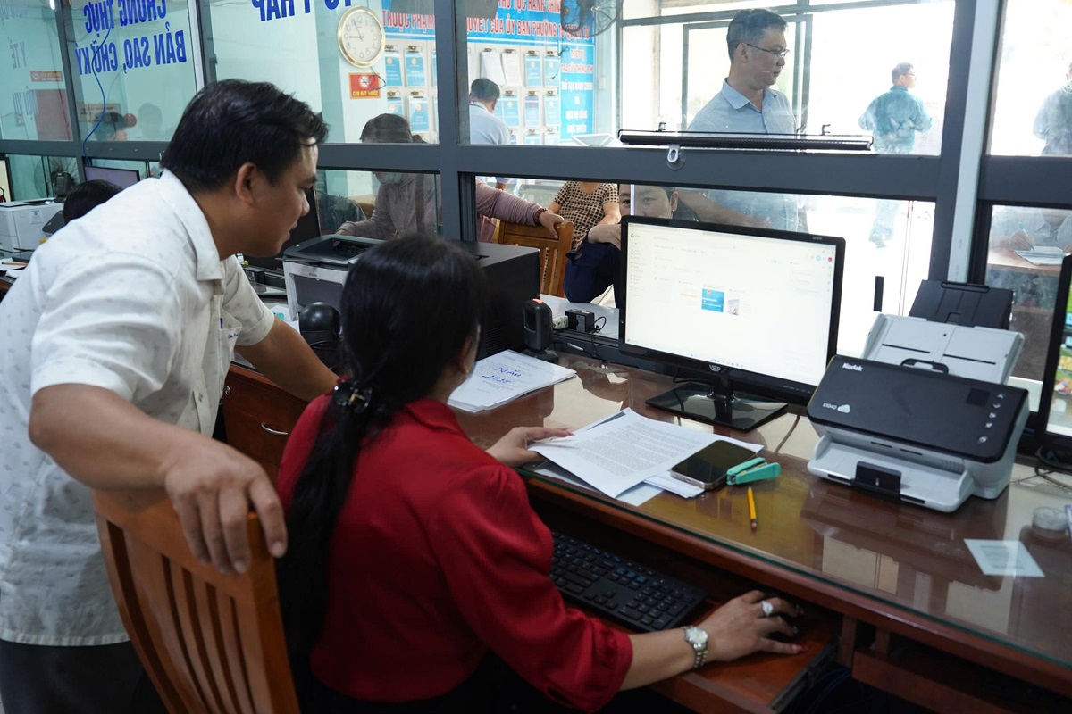 TP.HCM sau một tháng vận hành mô hình chính quyền 2 cấp: Quyết liệt, bài bản, vì dân phục vụ - 2
