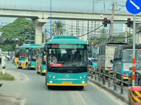  - TP.HCM tăng tốc "xanh hóa" giao thông công cộng với 443 xe buýt điện mới