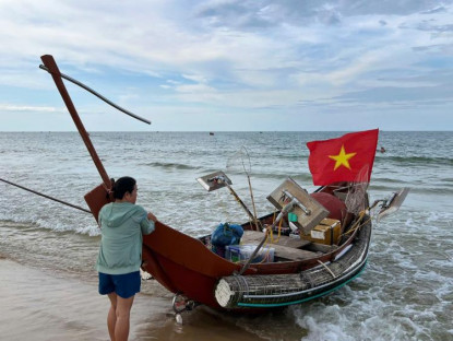 Du lịch biển - Dừng chân bên biển Đông Hải lắng nghe tiếng biển thì thầm bên tai