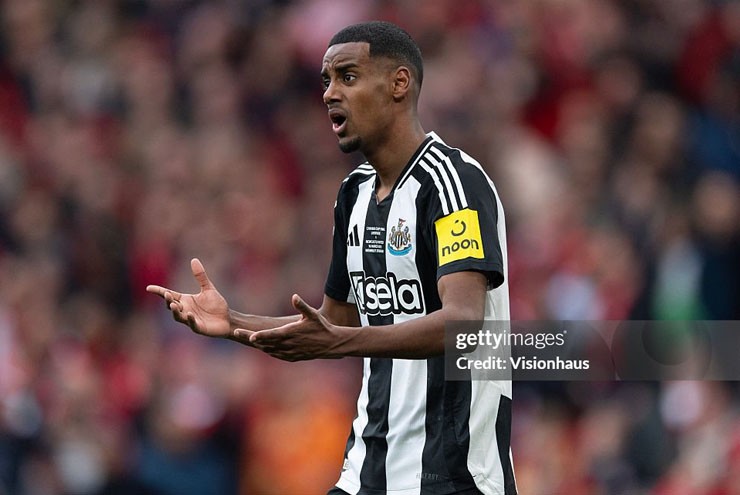 Newcastle hét giá Isak 150 triệu bảng, MU vẫn "chịu chơi" - 1