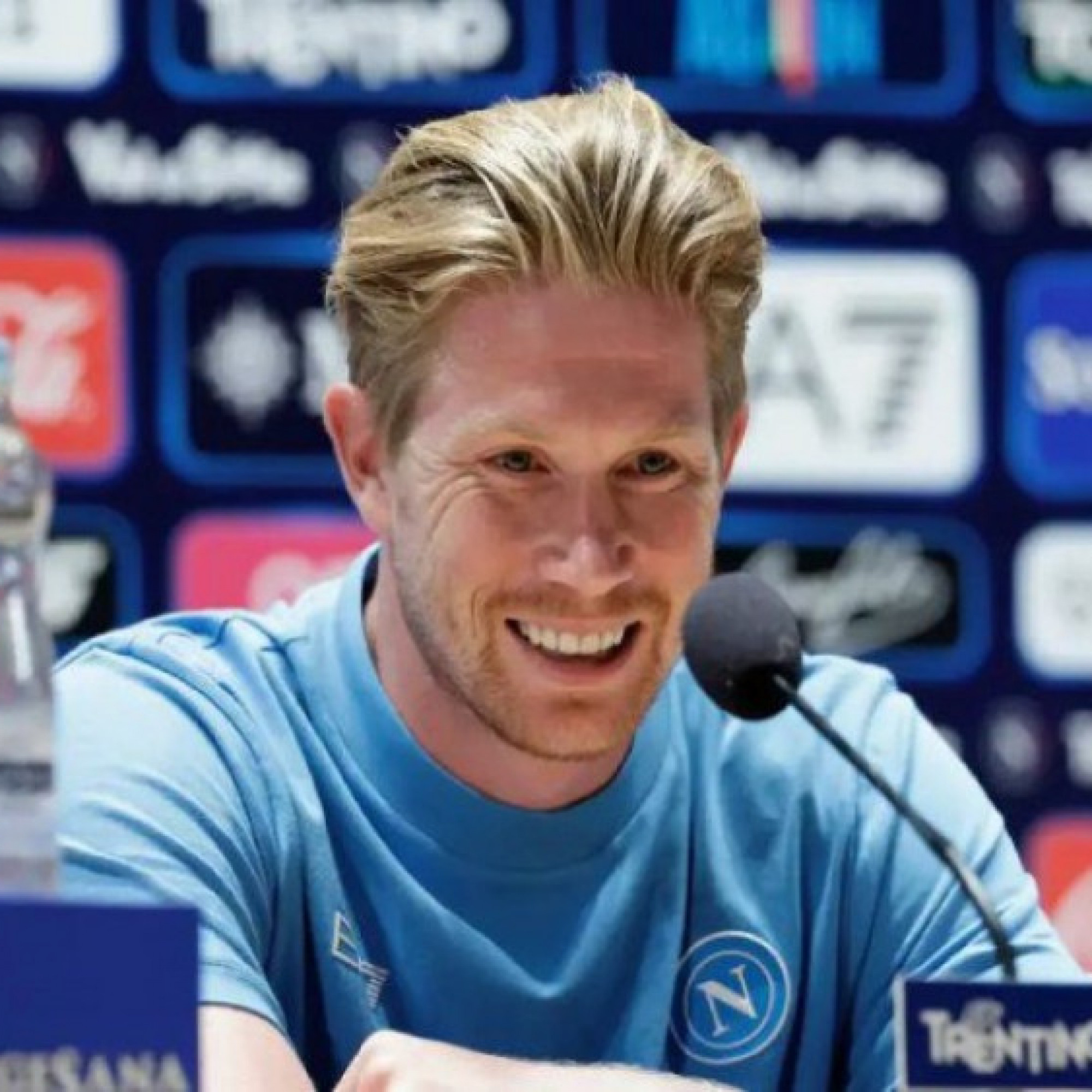  - De Bruyne và tai nạn hy hữu ở Napoli: Cú sút đầu tiên, đồng đội chấn thương