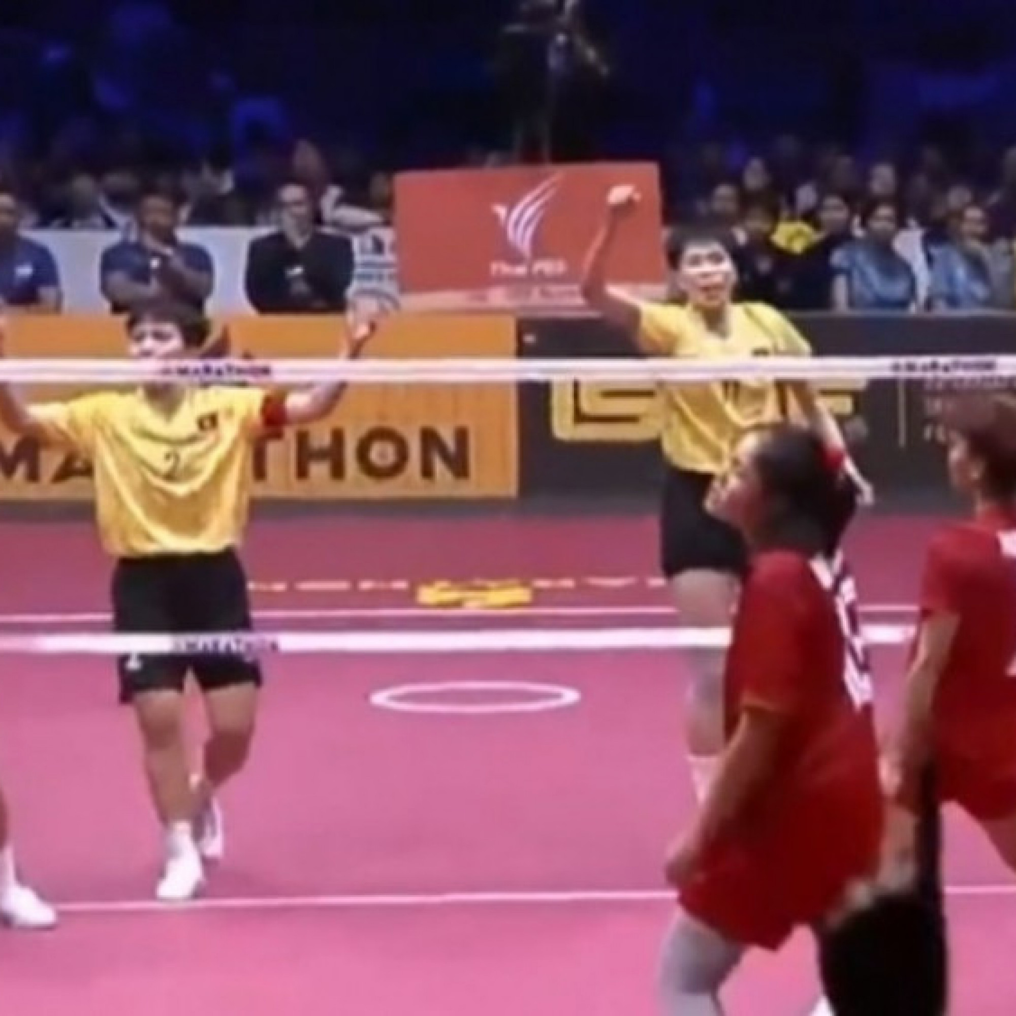  - Cầu mây Việt Nam vô địch thế giới: Lý do VĐV bĩu môi, hét vào mặt nhau đầy khiêu khích